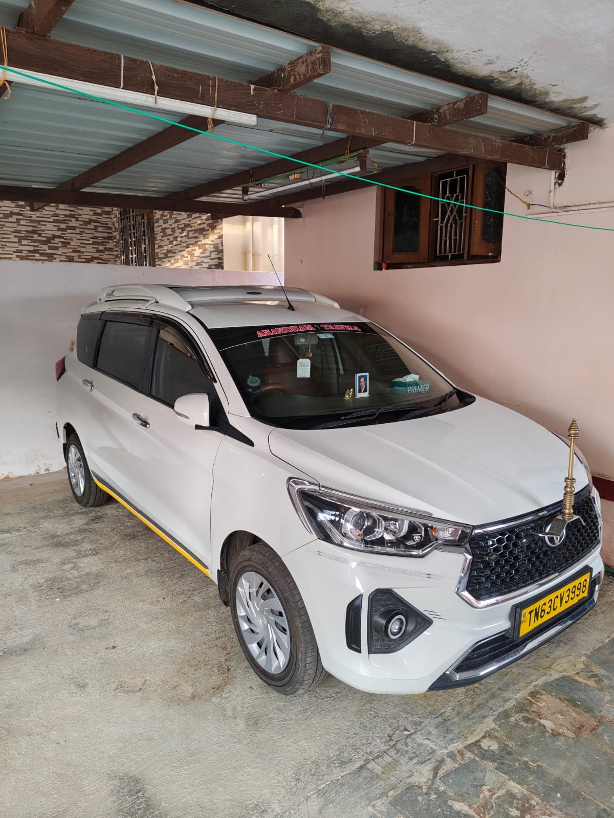 5 Seater Car Karaikudi